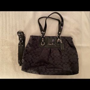 Coach Signature Shoulder Bag